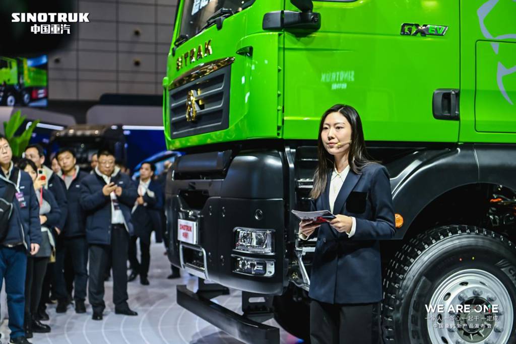 WE ARE ONE | 中国重汽九大新品荣耀发布 共绘全场景、全领域、全覆盖商用车版图 - 第1张 - 提加商用车网 WE ARE ONE | 中国重汽九大新品荣耀发布 共绘全场景、全领域、全覆盖商用车版图 - 第1张