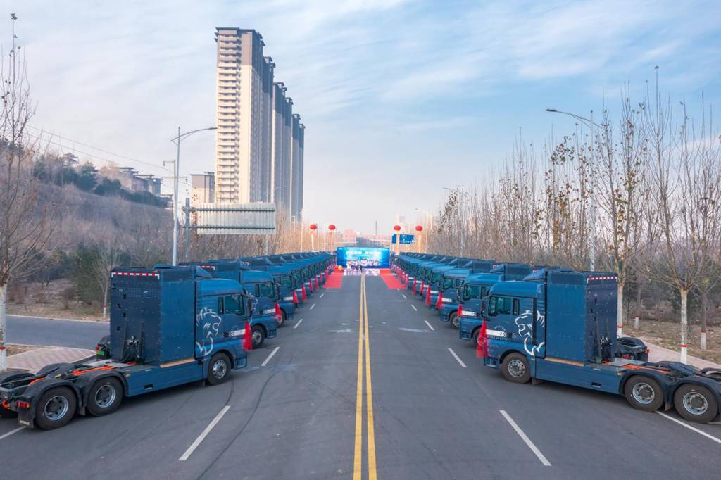 中国重汽&澳森特钢氢能源牵引车交付仪式隆重举行 - 第1张 - 提加商用车网 中国重汽&澳森特钢氢能源牵引车交付仪式隆重举行 - 第1张