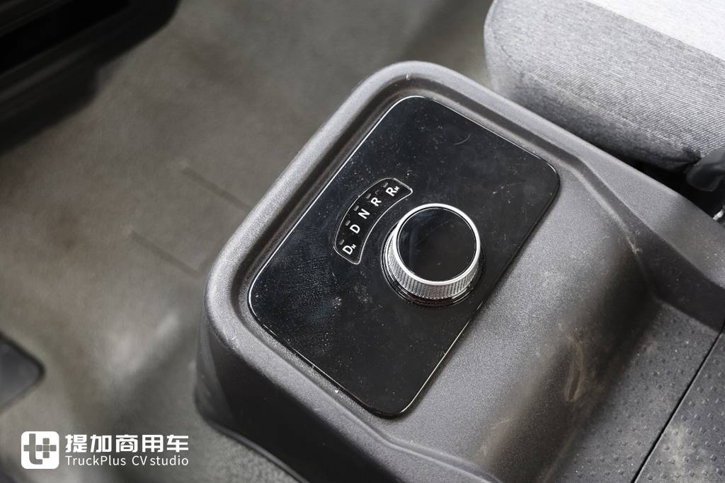 环卫理想底盘!P2混动,纯电可行驶50km+,东风天锦KR混动二类底盘实拍 - 第12张 - 提加商用车网 环卫理想底盘!P2混动,纯电可行驶50km+,东风天锦KR混动二类底盘实拍 - 第12张