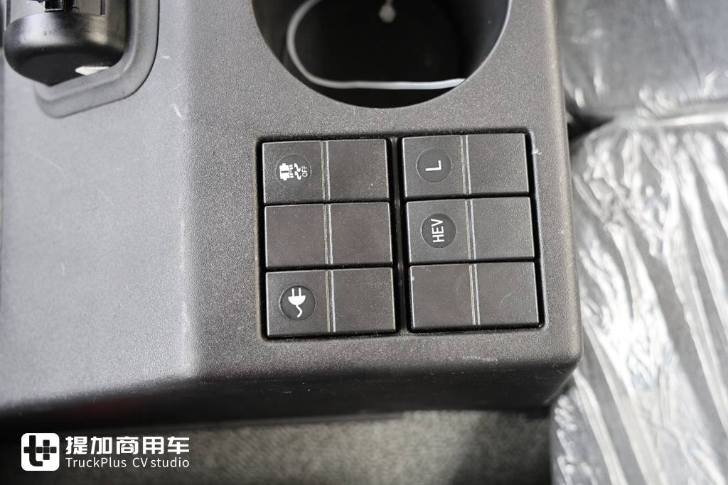环卫理想底盘!P2混动,纯电可行驶50km+,东风天锦KR混动二类底盘实拍 - 第13张 - 提加商用车网 环卫理想底盘!P2混动,纯电可行驶50km+,东风天锦KR混动二类底盘实拍 - 第13张