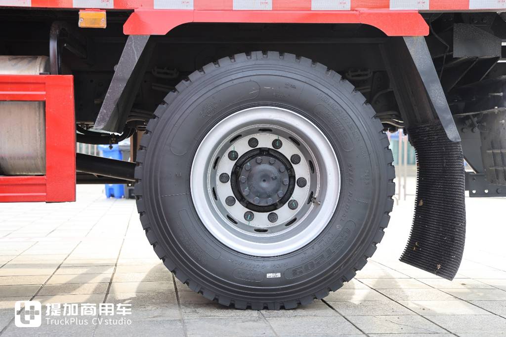 200马力+10挡箱,驾驶室外观内饰豪华,东风拓行X1工程车实拍评测 - 第13张 - 提加商用车网 200马力+10挡箱,驾驶室外观内饰豪华,东风拓行X1工程车实拍评测 - 第13张