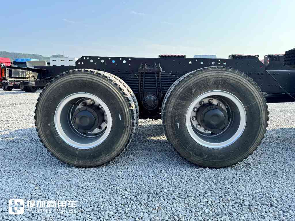 3分钟快速换电,硬核底盘配置,乘龙H5换电渣土车实拍 - 第14张 - 提加商用车网 3分钟快速换电,硬核底盘配置,乘龙H5换电渣土车实拍 - 第14张