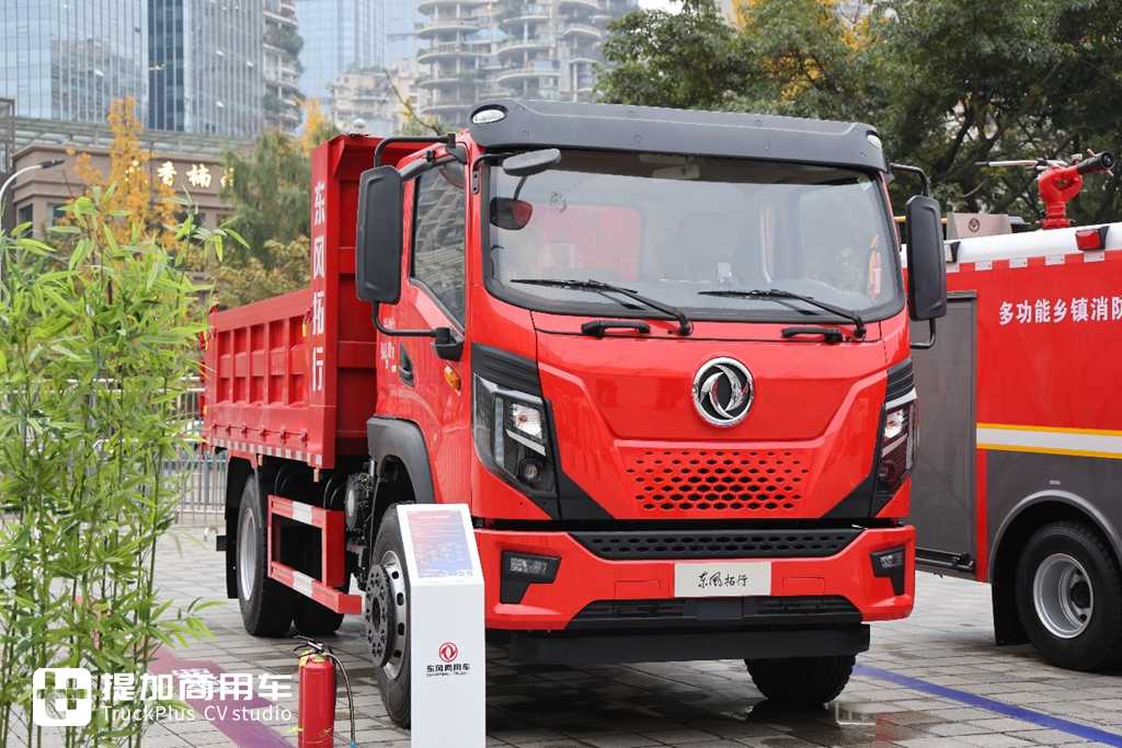 200马力+10挡箱,驾驶室外观内饰豪华,东风拓行X1工程车实拍评测 - 第18张 - 提加商用车网 200马力+10挡箱,驾驶室外观内饰豪华,东风拓行X1工程车实拍评测 - 第18张