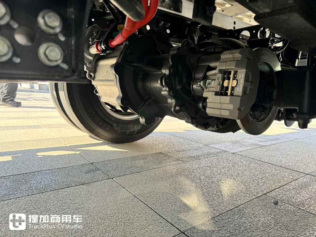 2025款比亚迪T5混动轻卡来袭,都有哪些升级改进?实拍带你好好看看 - 第2张 - 提加商用车网 2025款比亚迪T5混动轻卡来袭,都有哪些升级改进?实拍带你好好看看 - 第2张