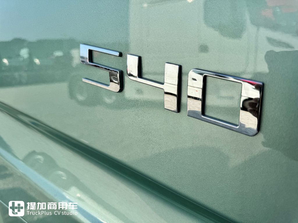 堪称全能,复合运输长途干线都能干!实拍乘龙H5V 540马力天然气牵引车 - 第2张 - 提加商用车网 堪称全能,复合运输长途干线都能干!实拍乘龙H5V 540马力天然气牵引车 - 第2张