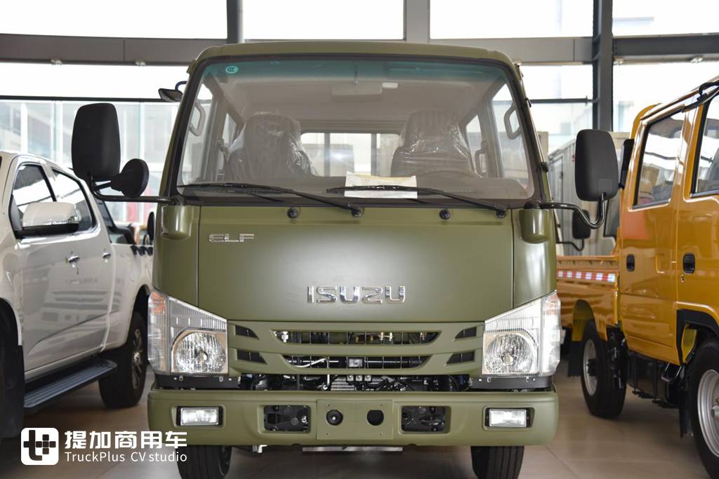 墨绿色的磨砂漆面,全新内饰,庆铃五十铃100P双排单轮车型实拍 - 第2张 - 提加商用车网 墨绿色的磨砂漆面,全新内饰,庆铃五十铃100P双排单轮车型实拍 - 第2张