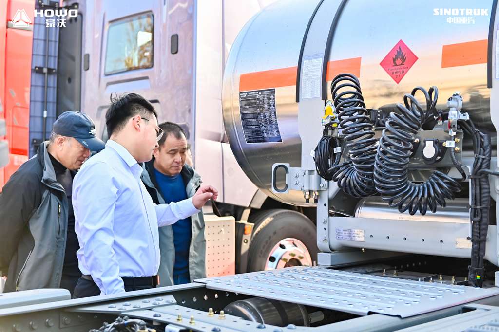 中国重汽豪沃重卡 新春感恩回馈季活动打响第一枪! - 第2张 - 提加商用车网 中国重汽豪沃重卡 新春感恩回馈季活动打响第一枪! - 第2张