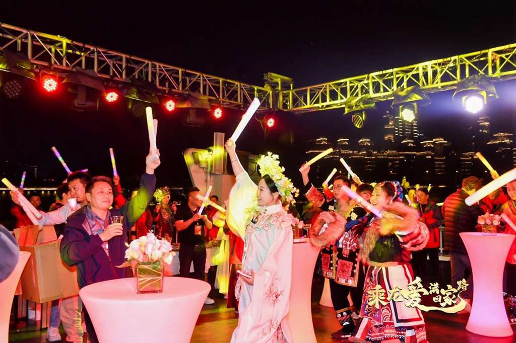 乘龙爱满回家路，第二届卡友“回家大会”再聚家人情 - 第21张