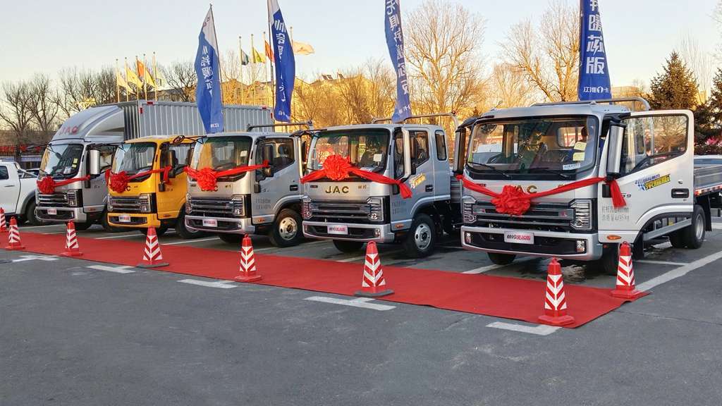 江淮1卡帅铃暖芯版火热上市,破冰驭雪战严寒 - 第3张 - 提加商用车网 江淮1卡帅铃暖芯版火热上市,破冰驭雪战严寒 - 第3张