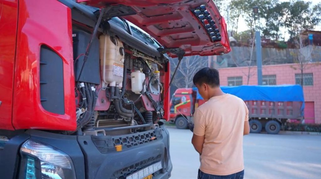 95后“老司机”连购4辆乘龙卡车走上创富快速路 - 第3张 - 提加商用车网 95后“老司机”连购4辆乘龙卡车走上创富快速路 - 第3张