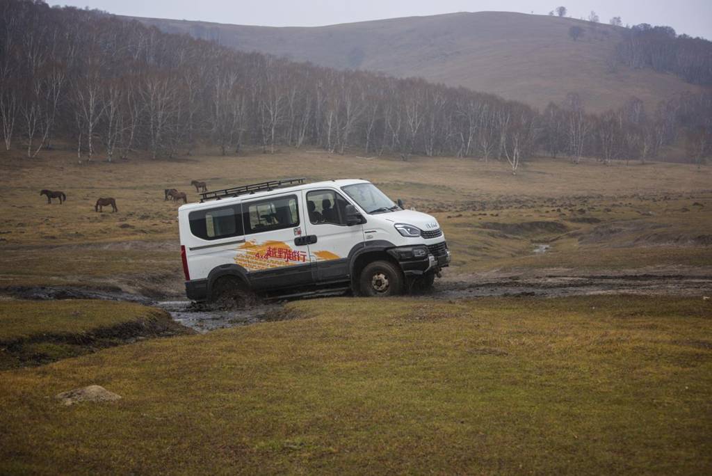 越野车秒变露营旅居车,驾驶依维柯欧霸·山海开启新玩法 - 第4张 - 提加商用车网 越野车秒变露营旅居车,驾驶依维柯欧霸·山海开启新玩法 - 第4张