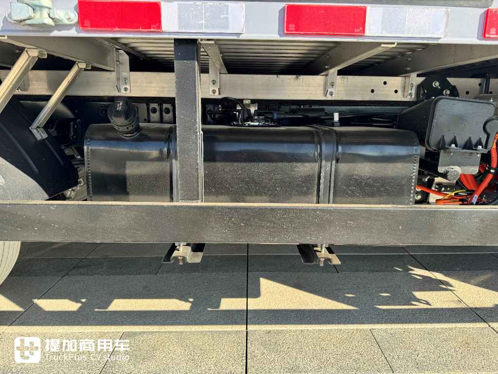 2025款比亚迪T5混动轻卡来袭,都有哪些升级改进?实拍带你好好看看 - 第4张 - 提加商用车网 2025款比亚迪T5混动轻卡来袭,都有哪些升级改进?实拍带你好好看看 - 第4张