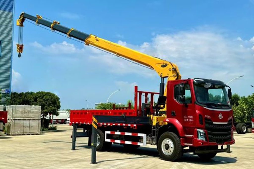 乘龙M3随车吊荣膺专用车市场创富大奖 - 第4张 - 提加商用车网 乘龙M3随车吊荣膺专用车市场创富大奖 - 第4张