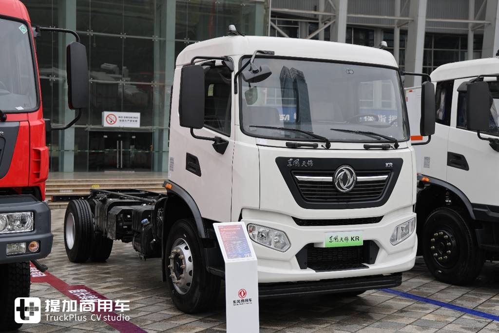 第六代车型即将来袭,东风商用车2025合作伙伴大会现场展车真多,都有哪些亮点配置? - 第42张 - 提加商用车网 第六代车型即将来袭,东风商用车2025合作伙伴大会现场展车真多,都有哪些亮点配置? - 第42张