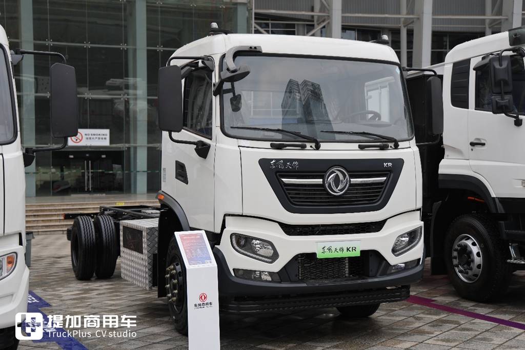 第六代车型即将来袭,东风商用车2025合作伙伴大会现场展车真多,都有哪些亮点配置? - 第43张 - 提加商用车网 第六代车型即将来袭,东风商用车2025合作伙伴大会现场展车真多,都有哪些亮点配置? - 第43张