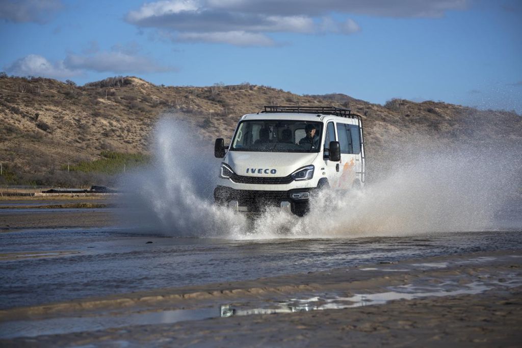 越野车秒变露营旅居车,驾驶依维柯欧霸·山海开启新玩法 - 第5张 - 提加商用车网 越野车秒变露营旅居车,驾驶依维柯欧霸·山海开启新玩法 - 第5张