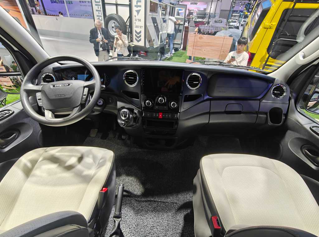 依维柯欧霸·雷霆、欧霸·山海荣膺“创新产品”称号 - 第5张 - 提加商用车网 依维柯欧霸·雷霆、欧霸·山海荣膺“创新产品”称号 - 第5张