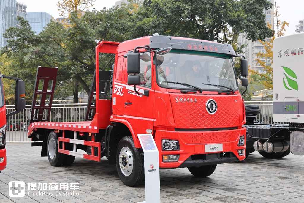 第六代车型即将来袭,东风商用车2025合作伙伴大会现场展车真多,都有哪些亮点配置? - 第52张 - 提加商用车网 第六代车型即将来袭,东风商用车2025合作伙伴大会现场展车真多,都有哪些亮点配置? - 第52张
