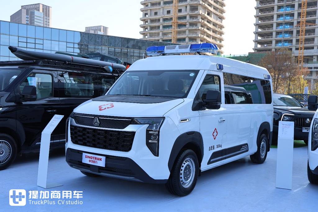 全新一代燃油重卡平台亮相,带你逛重汽2025全球伙伴大会现场,其他重磅展车也抢眼 - 第56张 - 提加商用车网 全新一代燃油重卡平台亮相,带你逛重汽2025全球伙伴大会现场,其他重磅展车也抢眼 - 第56张