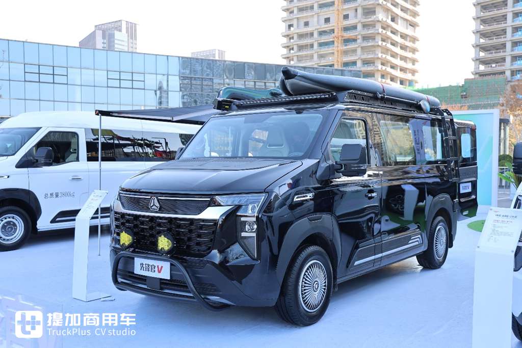 全新一代燃油重卡平台亮相,带你逛重汽2025全球伙伴大会现场,其他重磅展车也抢眼 - 第57张 - 提加商用车网 全新一代燃油重卡平台亮相,带你逛重汽2025全球伙伴大会现场,其他重磅展车也抢眼 - 第57张