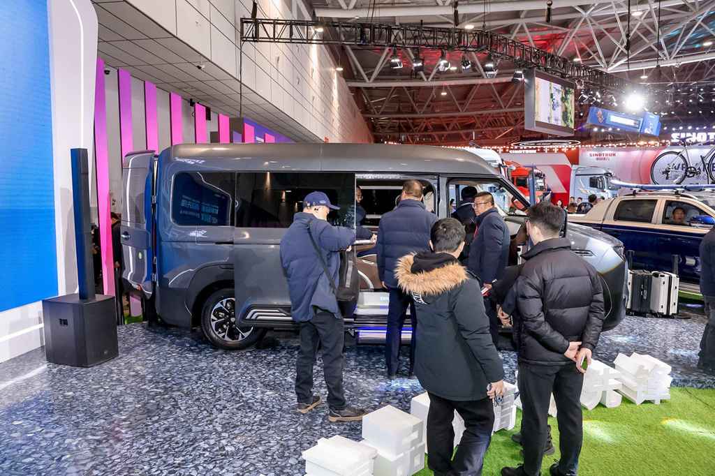 中国重汽正式推出全新轻客品牌先锋官V,全系车型重磅发布 - 第6张 - 提加商用车网 中国重汽正式推出全新轻客品牌先锋官V,全系车型重磅发布 - 第6张