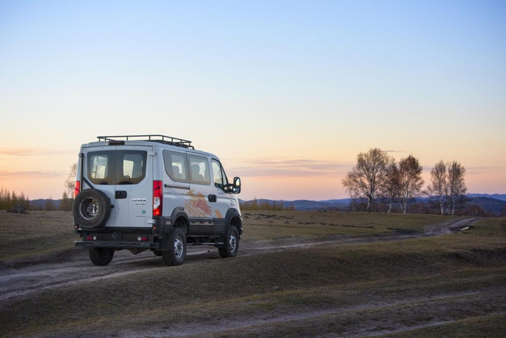越野车秒变露营旅居车,驾驶依维柯欧霸·山海开启新玩法 - 第6张 - 提加商用车网 越野车秒变露营旅居车,驾驶依维柯欧霸·山海开启新玩法 - 第6张