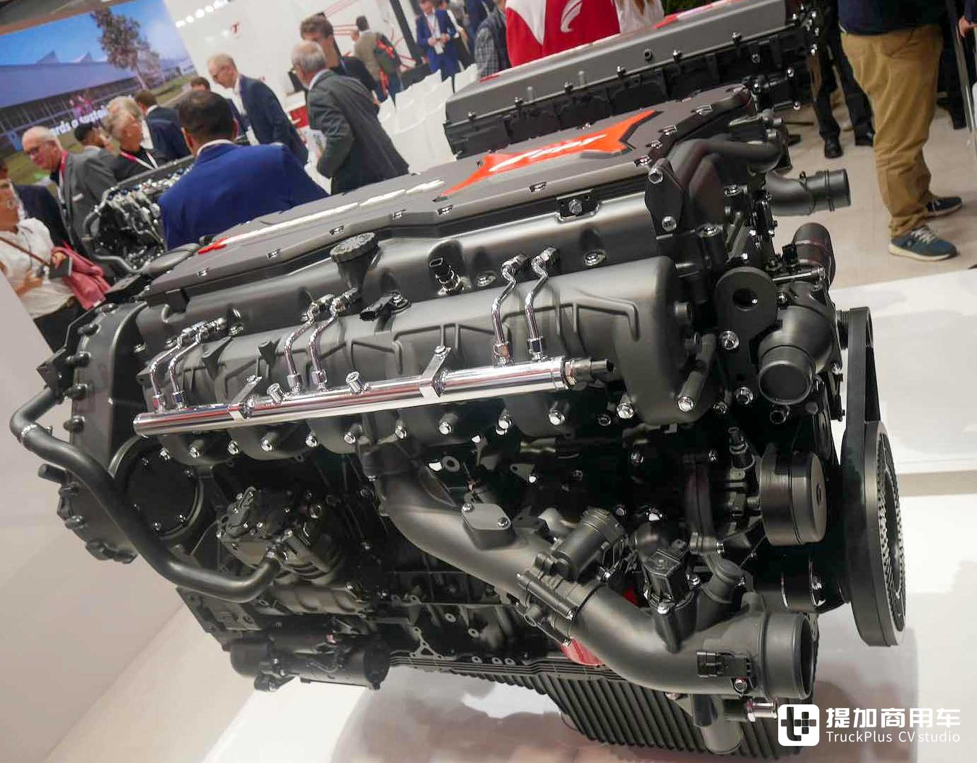 6x2中提升底盘,XC13高效动力+第二代TraXon变速箱,新一代依维柯S-Way农机牵引车实拍 - 第11张 - 提加商用车网 6x2中提升底盘,XC13高效动力+第二代TraXon变速箱,新一代依维柯S-Way农机牵引车实拍 - 第11张