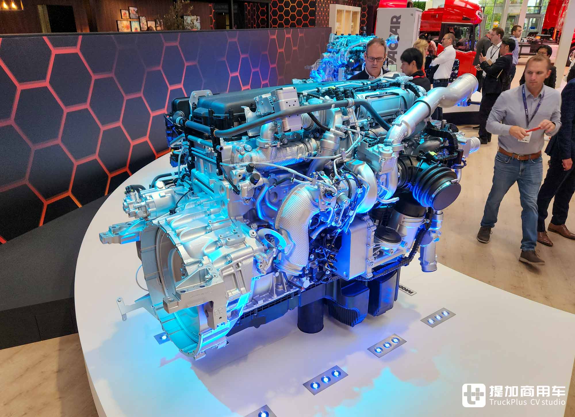 米勒循环柴油机+超小速比后桥,油耗再降3%,新一代达夫卡车来袭,实力几何? - 第11张 - 提加商用车网 米勒循环柴油机+超小速比后桥,油耗再降3%,新一代达夫卡车来袭,实力几何? - 第11张