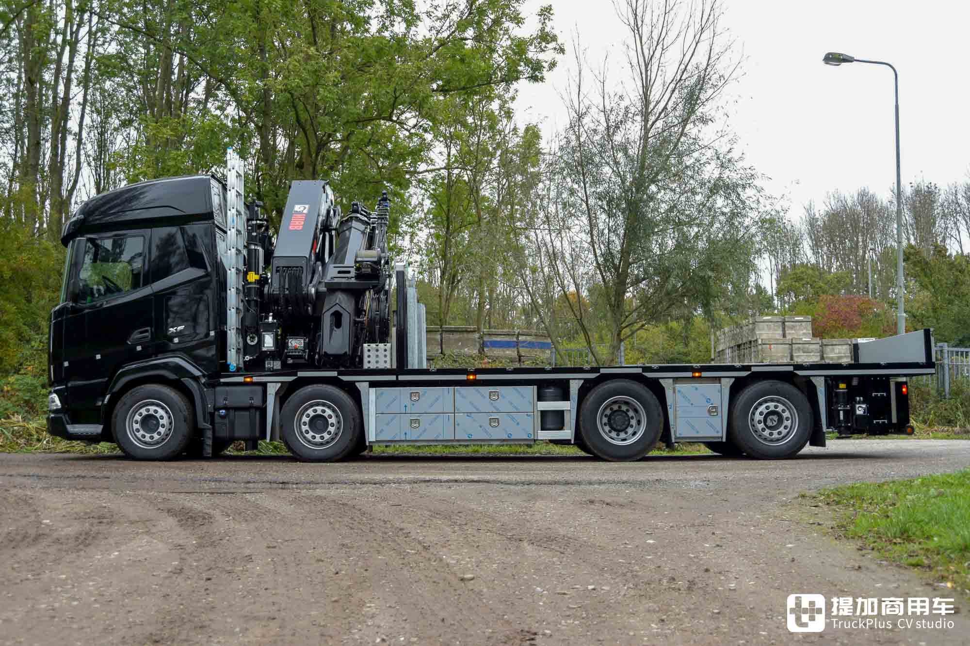 搭载后桥转向系统,吊装拉货两不误,达夫XF随车吊实拍介绍 - 第12张 - 提加商用车网 搭载后桥转向系统,吊装拉货两不误,达夫XF随车吊实拍介绍 - 第12张
