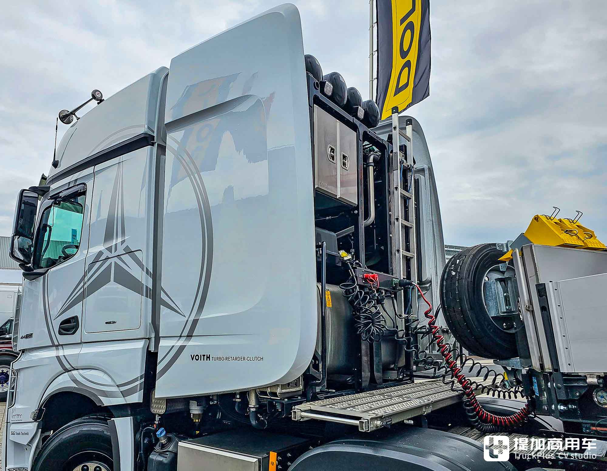 战斗力高达500吨!大件运输行业典范,这台奔驰Actros SLT大件牵引车配置不一般 - 第13张 - 提加商用车网 战斗力高达500吨!大件运输行业典范,这台奔驰Actros SLT大件牵引车配置不一般 - 第13张