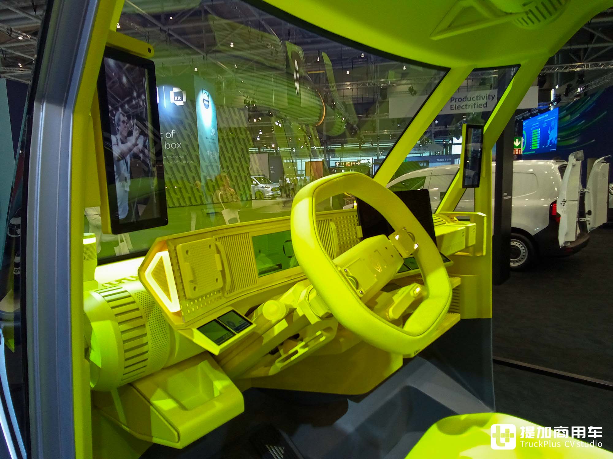 赛博朋克结合复古风格,纯电厢货快递利器,雷诺Estafette概念车实拍 - 第13张 - 提加商用车网 赛博朋克结合复古风格,纯电厢货快递利器,雷诺Estafette概念车实拍 - 第13张