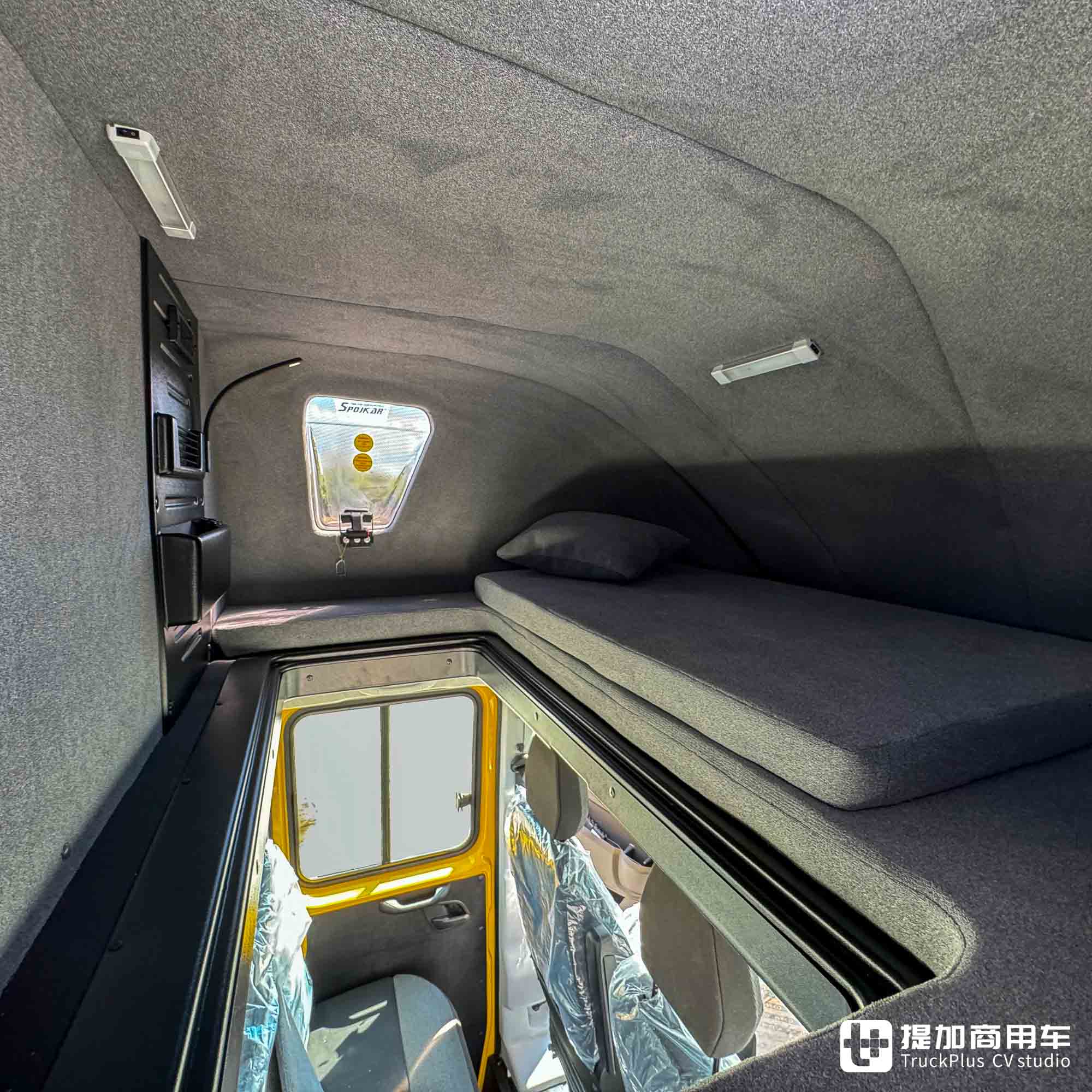 双排驾驶室+顶置睡眠舱,长途运输无压力,东欧特色的依维柯Daily见过吗? - 第14张 - 提加商用车网 双排驾驶室+顶置睡眠舱,长途运输无压力,东欧特色的依维柯Daily见过吗? - 第14张