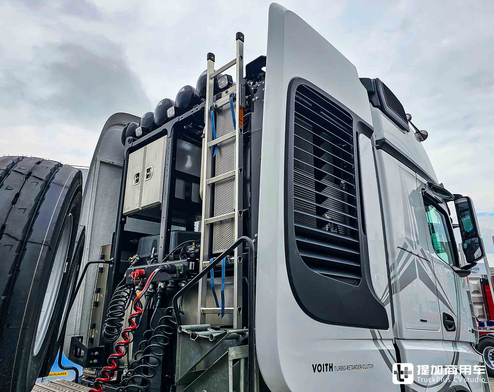 战斗力高达500吨!大件运输行业典范,这台奔驰Actros SLT大件牵引车配置不一般 - 第15张 - 提加商用车网 战斗力高达500吨!大件运输行业典范,这台奔驰Actros SLT大件牵引车配置不一般 - 第15张