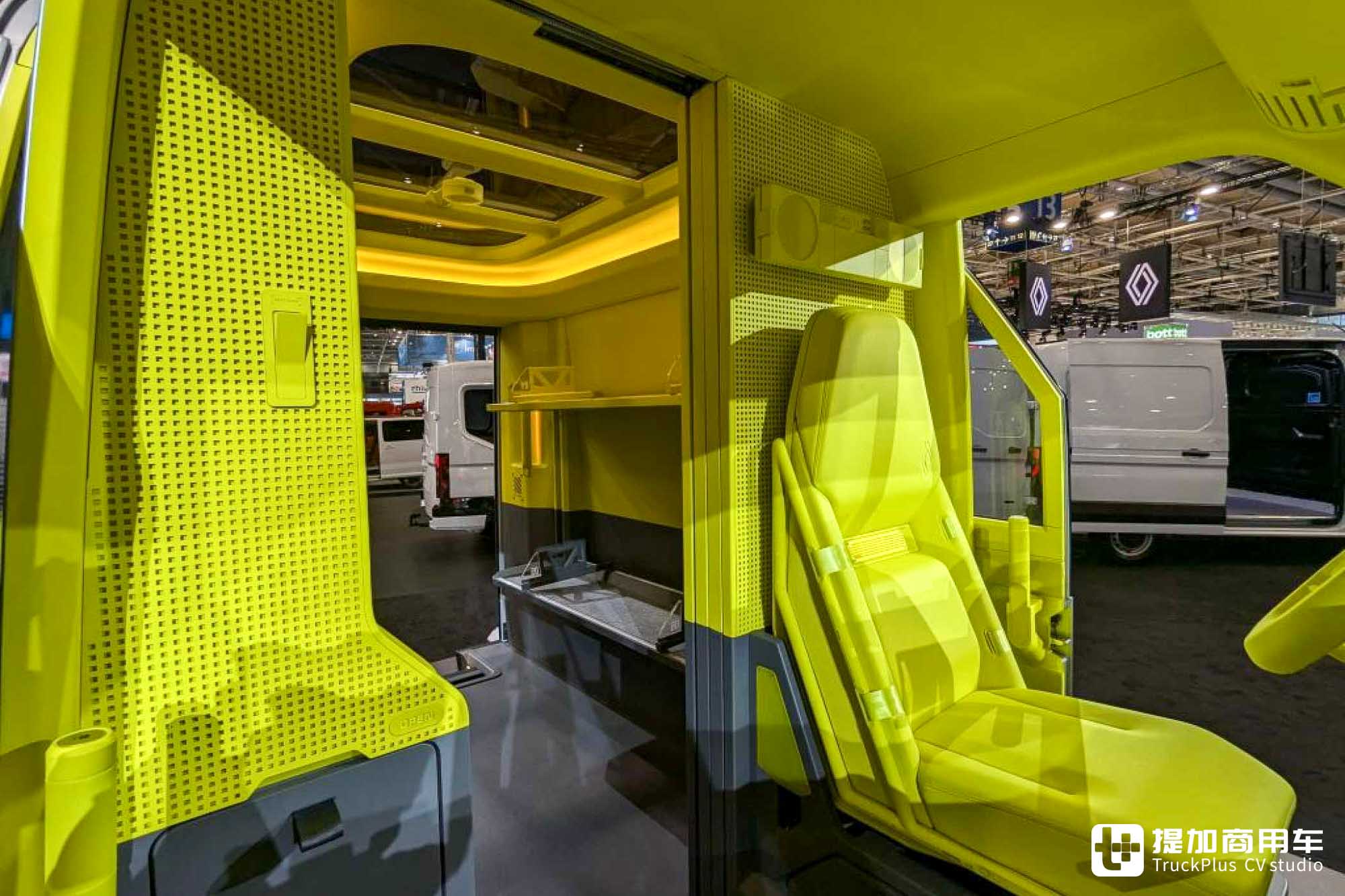 赛博朋克结合复古风格,纯电厢货快递利器,雷诺Estafette概念车实拍 - 第17张 - 提加商用车网 赛博朋克结合复古风格,纯电厢货快递利器,雷诺Estafette概念车实拍 - 第17张