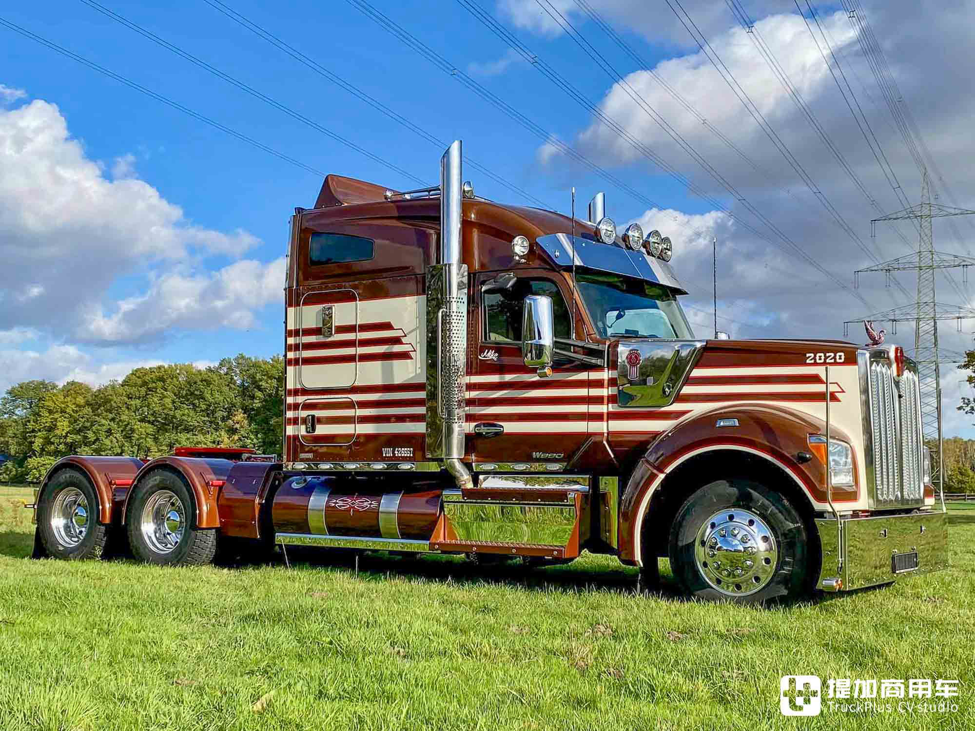 传承60余年经典外观，飘洋过海到欧洲，肯沃斯W990美式长头卡车实拍