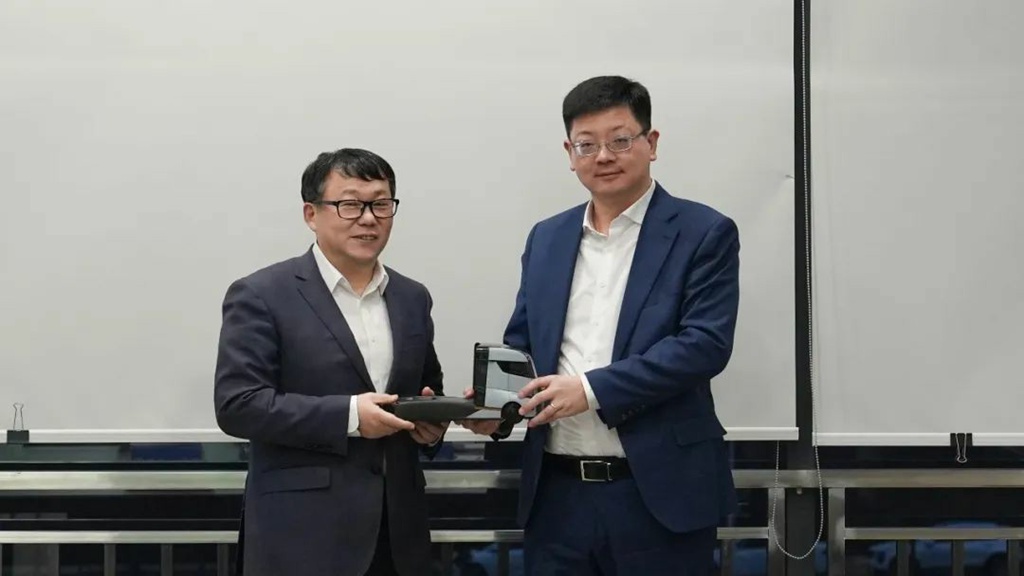 远程新能源商用车集团与四川富临运业集团达成战略合作 并签订百台超级VAN悦程版订单 - 第2张 - 提加商用车网 远程新能源商用车集团与四川富临运业集团达成战略合作 并签订百台超级VAN悦程版订单 - 第2张