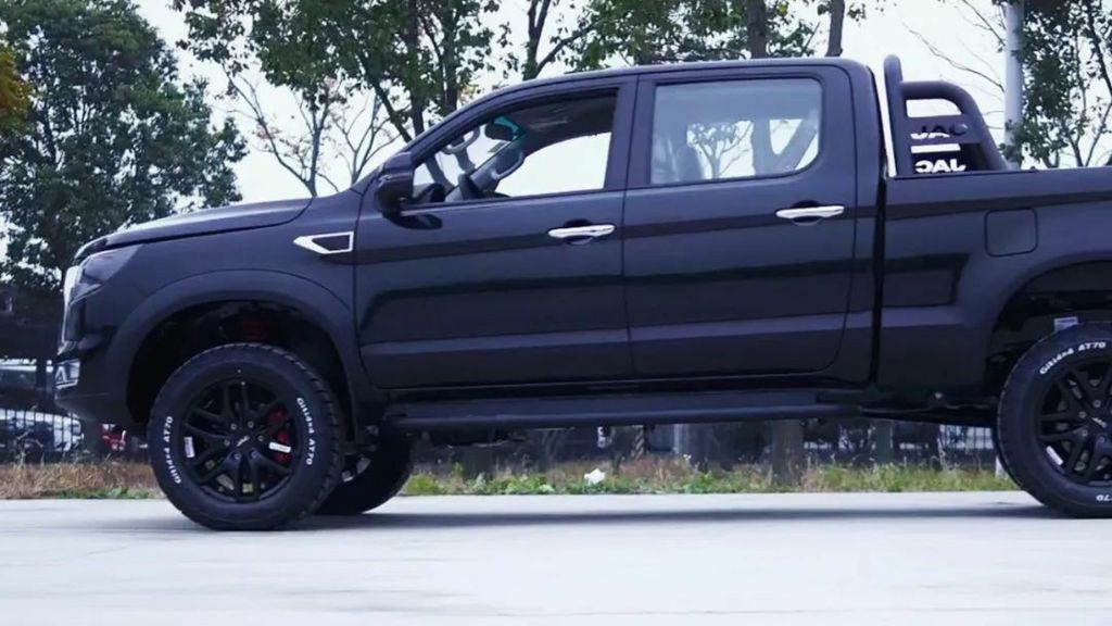 纵横商海 畅享越野,江淮T8 PRO黑曜版解锁你的多面生活 - 第3张 - 提加商用车网 纵横商海 畅享越野,江淮T8 PRO黑曜版解锁你的多面生活 - 第3张