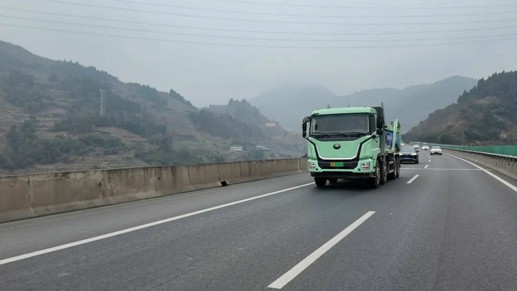 真场景,真实测!行业首个600度自卸车成功挑战400+公里续航! - 第4张 - 提加商用车网 真场景,真实测!行业首个600度自卸车成功挑战400+公里续航! - 第4张