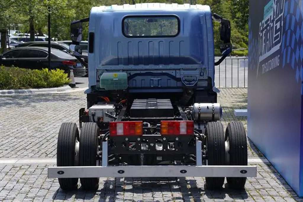 大电量 长续航!蓝擎EHPro156度平台纯电轻卡担起城际运输重任! - 第4张 - 提加商用车网 大电量 长续航!蓝擎EHPro156度平台纯电轻卡担起城际运输重任! - 第4张