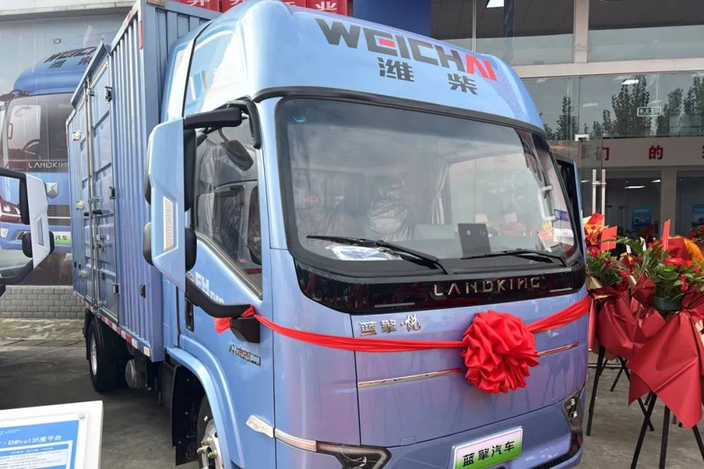 高顶卧铺+满载续航400+公里!蓝擎EHPro135 度平台带你勇闯创富路 - 第4张 - 提加商用车网 高顶卧铺+满载续航400+公里!蓝擎EHPro135 度平台带你勇闯创富路 - 第4张