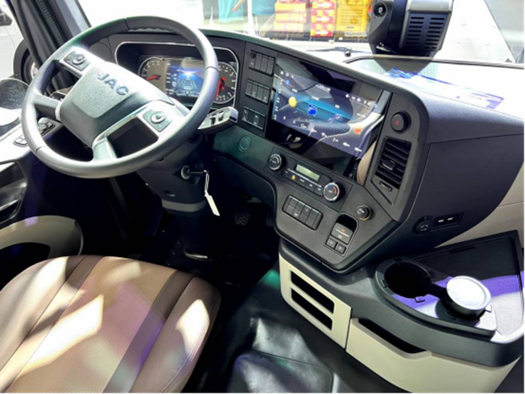 续航350公里可2C快充,面向快递运输的江淮星耀X5新能源牵引车 - 第9张 - 提加商用车网 续航350公里可2C快充,面向快递运输的江淮星耀X5新能源牵引车 - 第9张