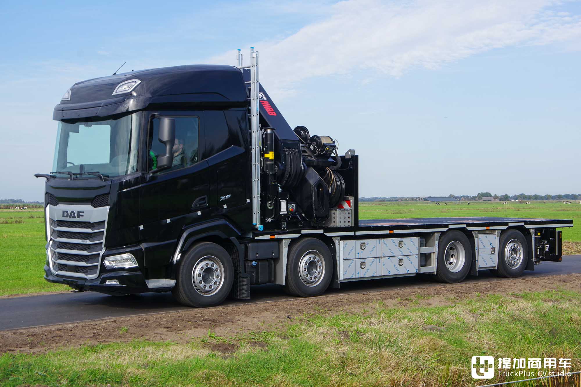 搭载后桥转向系统,吊装拉货两不误,达夫XF随车吊实拍介绍 - 第7张 - 提加商用车网 搭载后桥转向系统,吊装拉货两不误,达夫XF随车吊实拍介绍 - 第7张