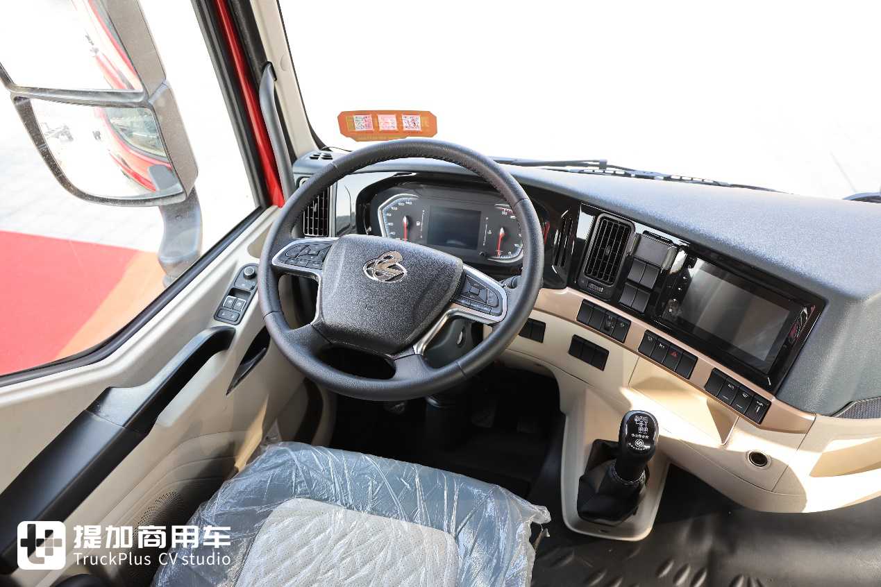 280马力发动机油耗低至15升,货厢可做到9米8,乘龙H5大单桥载货车实拍 - 第12张 - 提加商用车网 280马力发动机油耗低至15升,货厢可做到9米8,乘龙H5大单桥载货车实拍 - 第12张