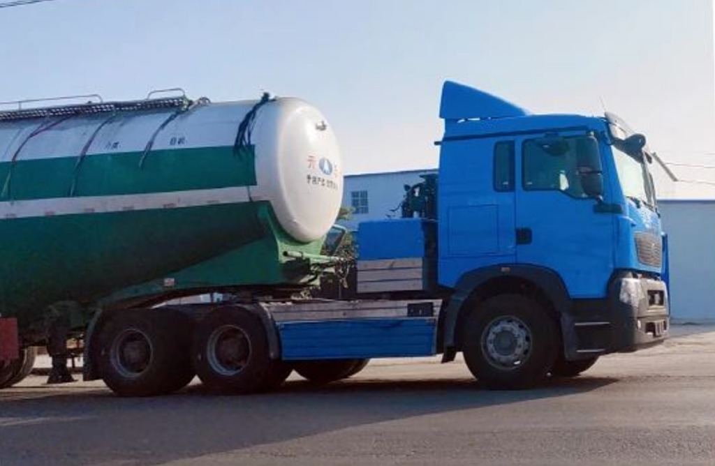 中国重汽豪沃423kWh牵引车:能省会赚 高效运输更胜一筹 - 第1张 - 提加商用车网 中国重汽豪沃423kWh牵引车:能省会赚 高效运输更胜一筹 - 第1张