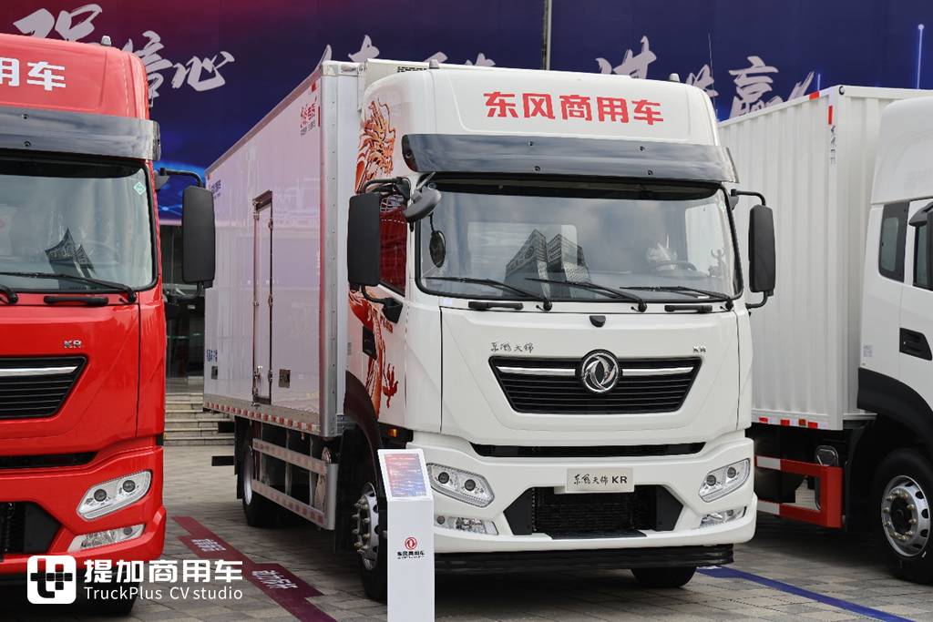 龙擎350马力,驾驶室舒适度全方位升级,这辆东风天锦KR Plus堪称绿通神器 - 第1张 - 提加商用车网 龙擎350马力,驾驶室舒适度全方位升级,这辆东风天锦KR Plus堪称绿通神器 - 第1张