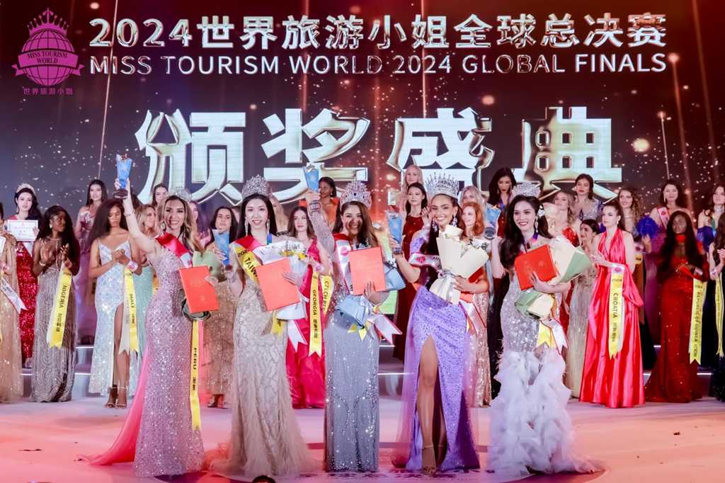 化身时尚icon 宇通C11E担纲世界旅游小姐总决赛指定用车 - 第1张 - 提加商用车网 化身时尚icon 宇通C11E担纲世界旅游小姐总决赛指定用车 - 第1张