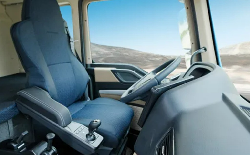 中国重汽豪沃423kWh牵引车:能省会赚 高效运输更胜一筹 - 第2张 - 提加商用车网 中国重汽豪沃423kWh牵引车:能省会赚 高效运输更胜一筹 - 第2张