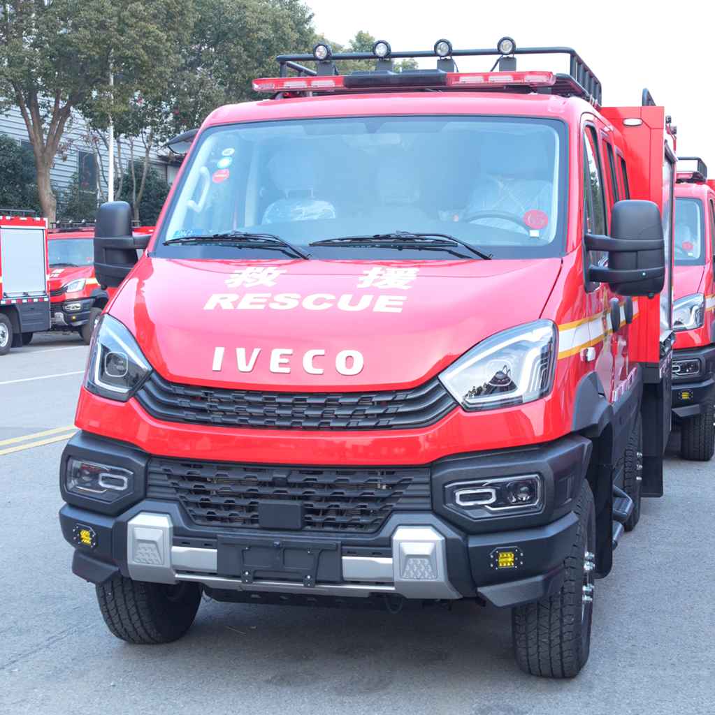 依维柯欧霸·雷霆越野四驱森林消防车成功交付!南京依维柯喜迎新年交车开门红! - 第4张 - 提加商用车网 依维柯欧霸·雷霆越野四驱森林消防车成功交付!南京依维柯喜迎新年交车开门红! - 第4张