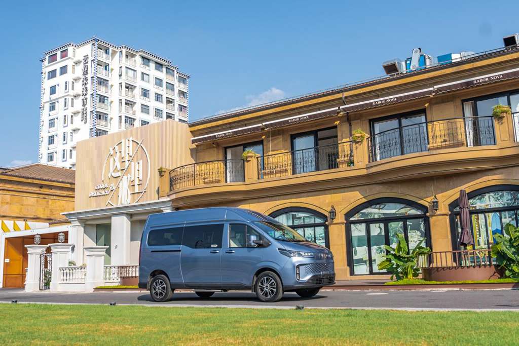 依维柯聚星闪耀福建车市品牌盛典,斩获 “年度人气智能轻客” 奖项! - 第4张 - 提加商用车网 依维柯聚星闪耀福建车市品牌盛典,斩获 “年度人气智能轻客” 奖项! - 第4张