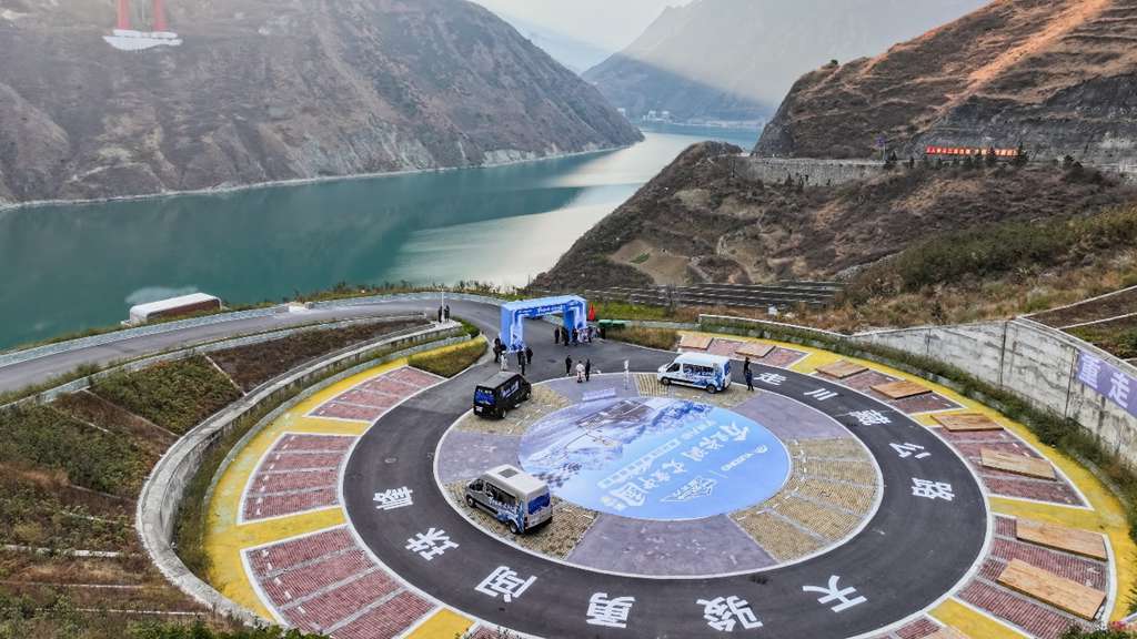 闯川藏,攀珠峰!2025宇通“天骏杯”万里长测正式启航 - 第5张 - 提加商用车网 闯川藏,攀珠峰!2025宇通“天骏杯”万里长测正式启航 - 第5张